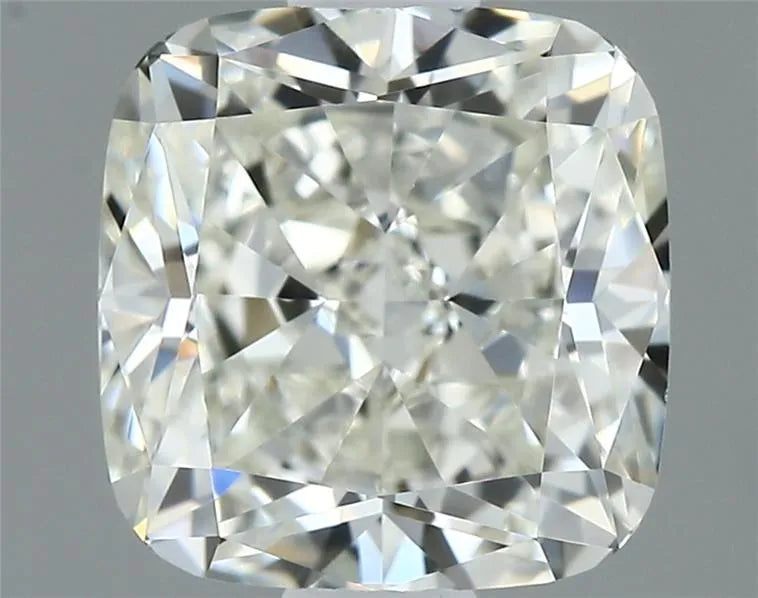 0.90ct Cushion brilliant Natural Diamond (Colour J, Clarity VVS2, GIA Certified)